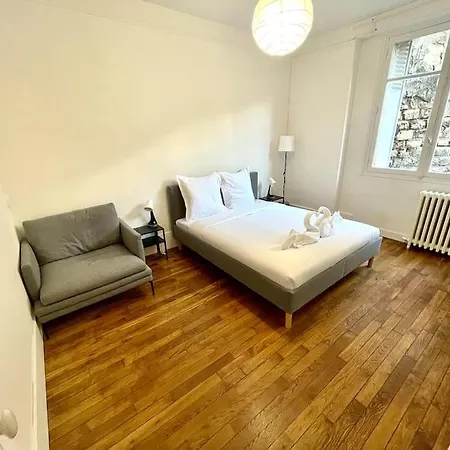 Lovely - Buttes Chaumont-pariszenith Párizs